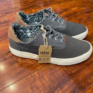 Crevo Tiller Two Tone Canvas Casual Shoes 8! NWT